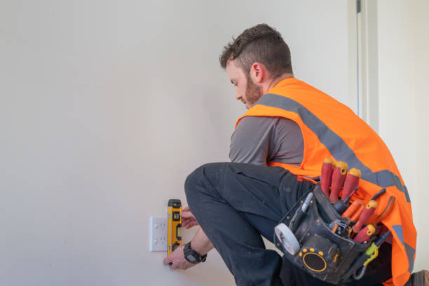 Best Local Electrician Companies  in Colonial Heights, VA